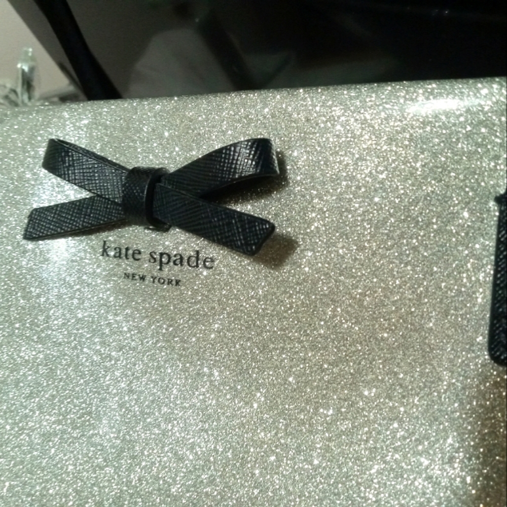 Kate ♠️ Spade large Tote (flaws).